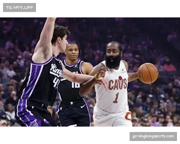 骑士哈登阿伦挡拆配合分析 传球手法创造篮下终结机会